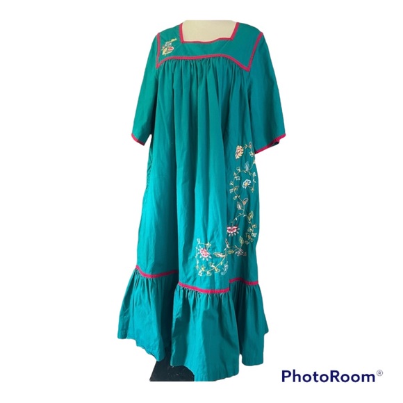 Bechamel 100% cotton flower embroidered muumuu size large